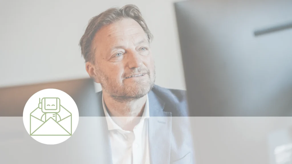 AI-agent e-mails samenvat, informatie koppelt aan een CRM en automatisch opvolgtaken aanmaakt.